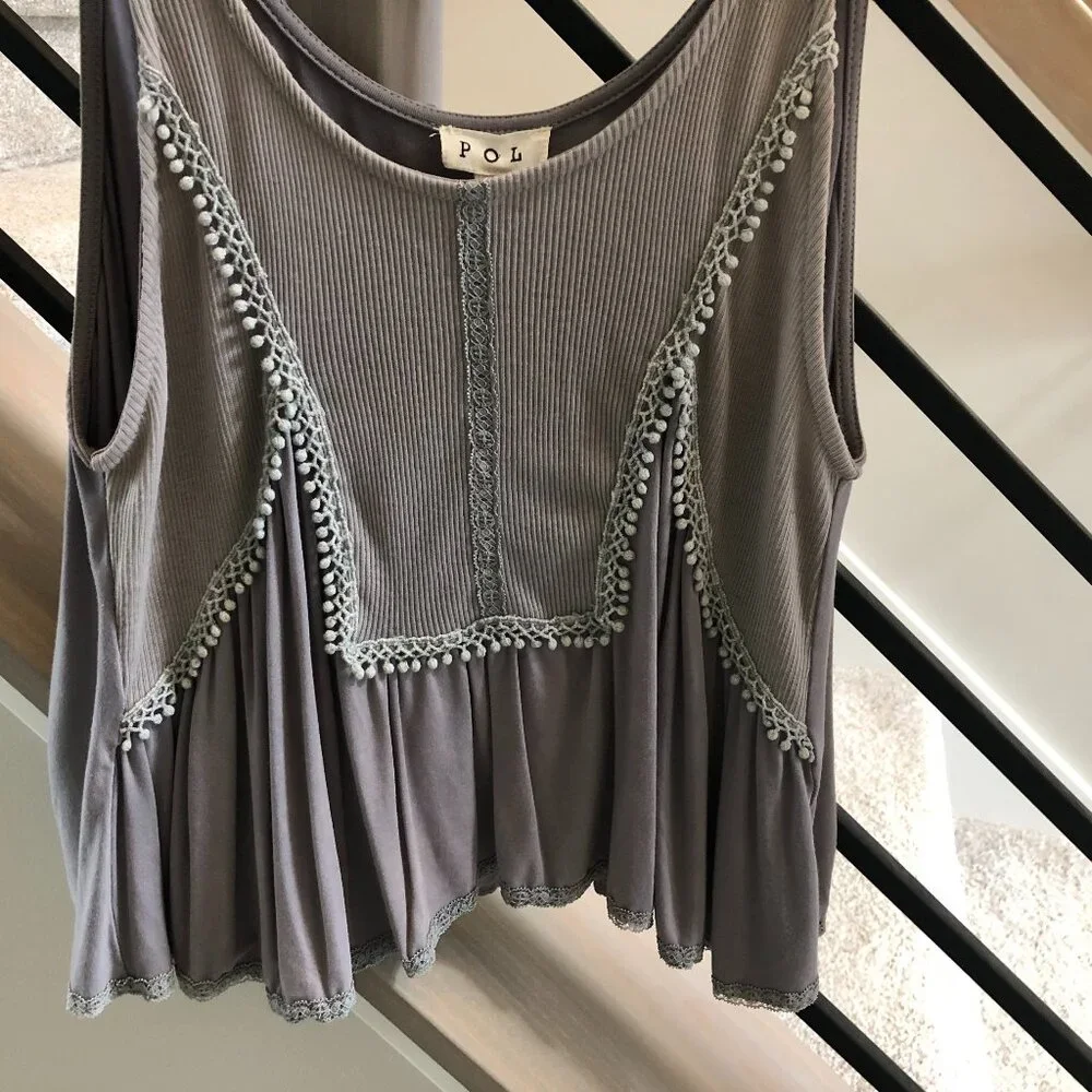 NWOT - POL Gray Strap Crop Top - Size Small - Picture 3 of 8